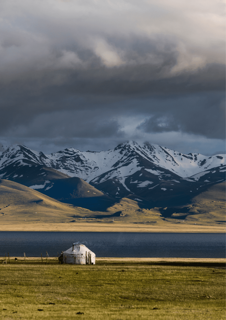 Widok na góry w środkowej Azji